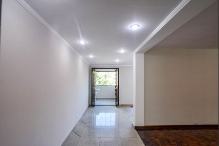 Casa para alugar com 350m², 3 quartos e 2 vagas Casa para alugar com 350m², 3 quartos e 2 vagasCozinha