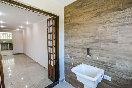 Área de Serviço de casa para alugar com 3 quartos, 350m² em Campestre, Santo André