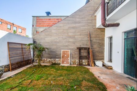 Casa para alugar com 350m², 3 quartos e 2 vagas Casa para alugar com 350m², 3 quartos e 2 vagasQuintal