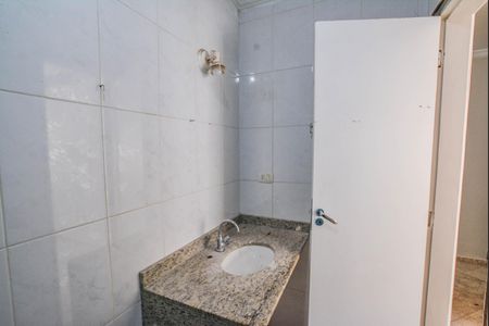 Casa para alugar com 350m², 3 quartos e 2 vagas Casa para alugar com 350m², 3 quartos e 2 vagasBanheiro da Suíte 1