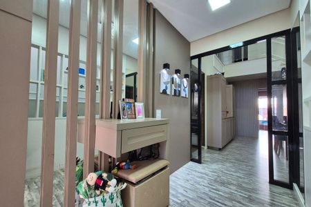 Casa de condomínio à venda com 314m², 4 quartos e 4 vagas Casa de condomínio à venda com 314m², 4 quartos e 4 vagasHall de Entrada