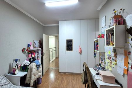 Casa de condomínio à venda com 314m², 4 quartos e 4 vagas Casa de condomínio à venda com 314m², 4 quartos e 4 vagasQuarto 3 - Suíte