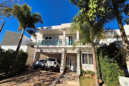 Casa de condomínio à venda com 314m², 4 quartos e 4 vagas Casa de condomínio à venda com 314m², 4 quartos e 4 vagasFachada do Prédio