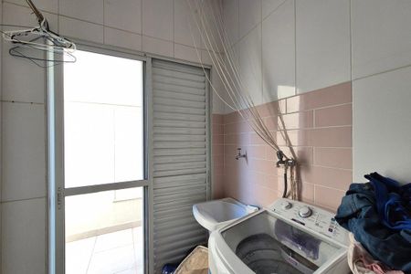 Casa de condomínio à venda com 314m², 4 quartos e 4 vagas Casa de condomínio à venda com 314m², 4 quartos e 4 vagasÁrea de Serviço