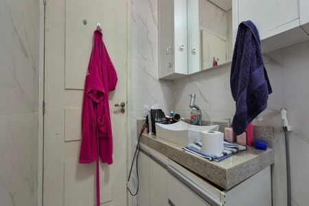 Casa de condomínio à venda com 314m², 4 quartos e 4 vagas Casa de condomínio à venda com 314m², 4 quartos e 4 vagasBanheiro da Suíte