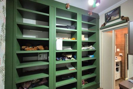 Casa de condomínio à venda com 314m², 4 quartos e 4 vagas Casa de condomínio à venda com 314m², 4 quartos e 4 vagasQuarto 1