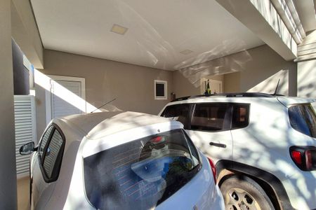 Casa de condomínio à venda com 314m², 4 quartos e 4 vagas Casa de condomínio à venda com 314m², 4 quartos e 4 vagasGaragem