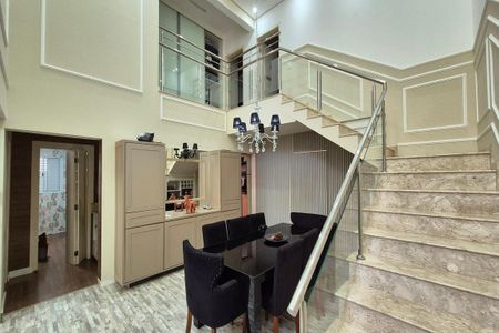 Casa de condomínio à venda com 314m², 4 quartos e 4 vagas Casa de condomínio à venda com 314m², 4 quartos e 4 vagasSala de Jantar