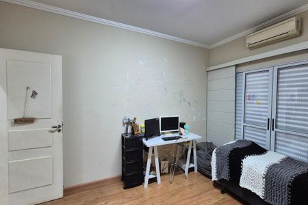 Casa de condomínio à venda com 314m², 4 quartos e 4 vagas Casa de condomínio à venda com 314m², 4 quartos e 4 vagasQuarto 2 - Suíte