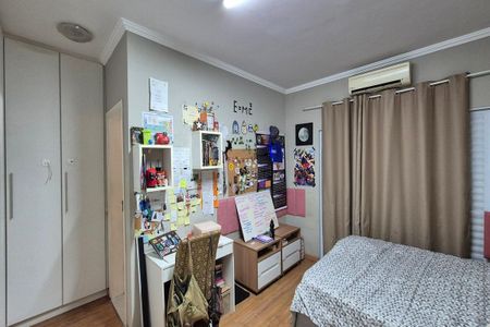 Casa de condomínio à venda com 314m², 4 quartos e 4 vagas Casa de condomínio à venda com 314m², 4 quartos e 4 vagasQuarto 3 - Suíte