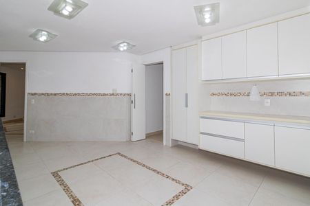 Apartamento à venda com 205m², 3 quartos e 3 vagas Apartamento à venda com 205m², 3 quartos e 3 vagasCozinha