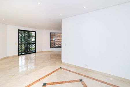 Apartamento à venda com 205m², 3 quartos e 3 vagas Apartamento à venda com 205m², 3 quartos e 3 vagasSala de Jantar