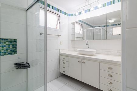 Apartamento à venda com 205m², 3 quartos e 3 vagas Apartamento à venda com 205m², 3 quartos e 3 vagasBanheiro da Suíte 1