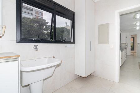 Apartamento à venda com 205m², 3 quartos e 3 vagas Apartamento à venda com 205m², 3 quartos e 3 vagasÁrea de Serviço