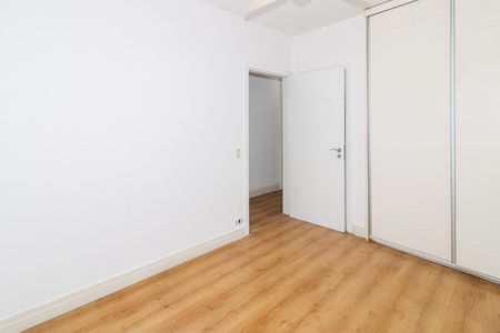 Apartamento à venda com 205m², 3 quartos e 3 vagas Apartamento à venda com 205m², 3 quartos e 3 vagasQuarto Suíte 2