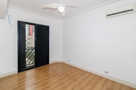 Apartamento à venda com 205m², 3 quartos e 3 vagas Apartamento à venda com 205m², 3 quartos e 3 vagasQuarto Suíte 1