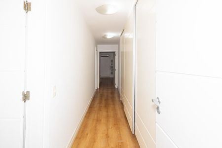 Apartamento à venda com 205m², 3 quartos e 3 vagas Apartamento à venda com 205m², 3 quartos e 3 vagasCorredor