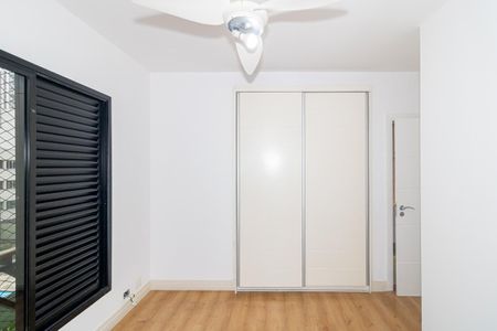 Apartamento à venda com 205m², 3 quartos e 3 vagas Apartamento à venda com 205m², 3 quartos e 3 vagasQuarto Suíte 3