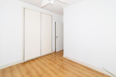 Apartamento à venda com 205m², 3 quartos e 3 vagas Apartamento à venda com 205m², 3 quartos e 3 vagasQuarto Suíte 3