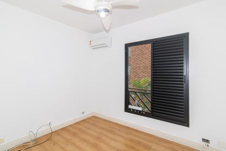 Apartamento à venda com 205m², 3 quartos e 3 vagas Apartamento à venda com 205m², 3 quartos e 3 vagasQuarto Suíte 3