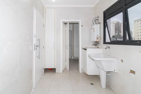 Apartamento à venda com 205m², 3 quartos e 3 vagas Apartamento à venda com 205m², 3 quartos e 3 vagasÁrea de Serviço