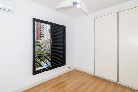 Apartamento à venda com 205m², 3 quartos e 3 vagas Apartamento à venda com 205m², 3 quartos e 3 vagasQuarto Suíte 3