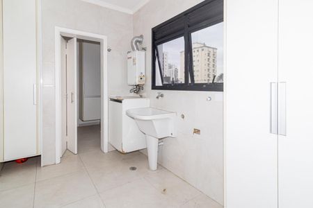 Apartamento à venda com 205m², 3 quartos e 3 vagas Apartamento à venda com 205m², 3 quartos e 3 vagasÁrea de Serviço