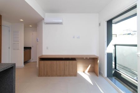 Sala de apartamento para alugar com 1 quarto, 34m² em Farroupilha, Porto Alegre