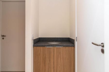 Banheiro de apartamento para alugar com 1 quarto, 34m² em Farroupilha, Porto Alegre