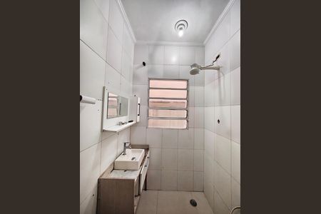 Banheiro de casa para alugar com 1 quarto, 50m² em Vila Constança, São Paulo