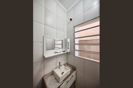 Banheiro de casa para alugar com 1 quarto, 50m² em Vila Constança, São Paulo