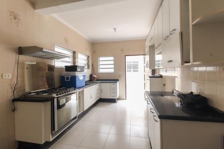 Casa à venda com 200m², 3 quartos e 2 vagas Casa à venda com 200m², 3 quartos e 2 vagasCozinha