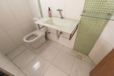 Casa à venda com 200m², 3 quartos e 2 vagas Casa à venda com 200m², 3 quartos e 2 vagasLavabo
