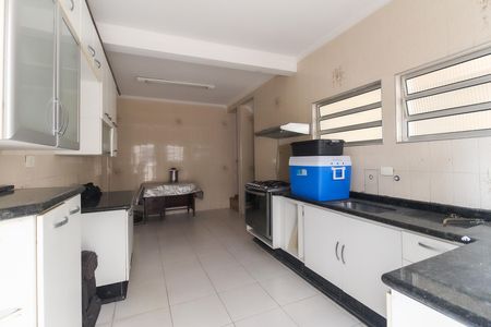 Casa à venda com 200m², 3 quartos e 2 vagas Casa à venda com 200m², 3 quartos e 2 vagasCozinha