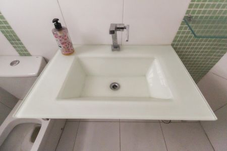 Casa à venda com 200m², 3 quartos e 2 vagas Casa à venda com 200m², 3 quartos e 2 vagasLavabo