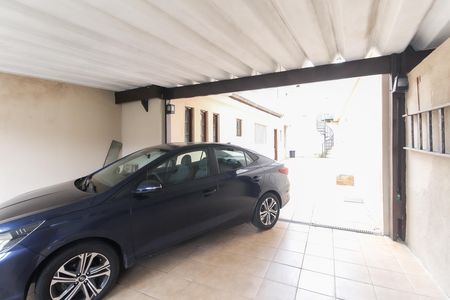 Garagem de casa à venda com 3 quartos, 200m² em Guaianases, São Paulo