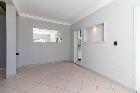 Casa para alugar com 150m², 3 quartos e 2 vagas Casa para alugar com 150m², 3 quartos e 2 vagasSala de Estar