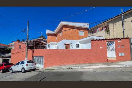 Casa para alugar com 150m², 3 quartos e 2 vagas Casa para alugar com 150m², 3 quartos e 2 vagasFachada