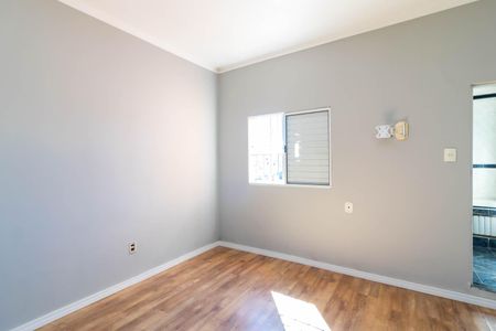Casa para alugar com 150m², 3 quartos e 2 vagas Casa para alugar com 150m², 3 quartos e 2 vagasSuíte