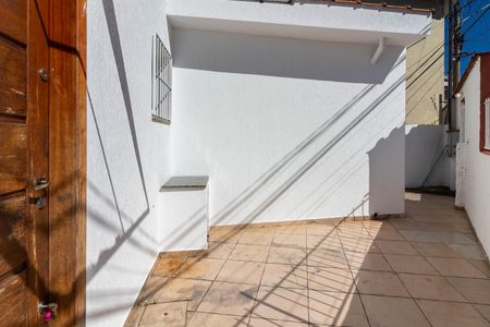 Casa para alugar com 150m², 3 quartos e 2 vagas Casa para alugar com 150m², 3 quartos e 2 vagasCorredor de Entrada