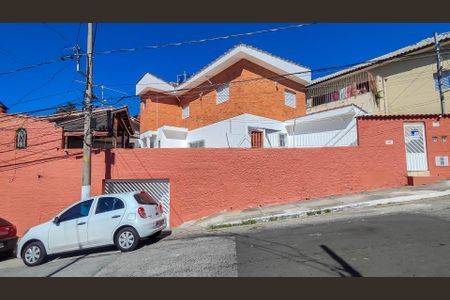 Casa para alugar com 150m², 3 quartos e 2 vagas Casa para alugar com 150m², 3 quartos e 2 vagasFachada
