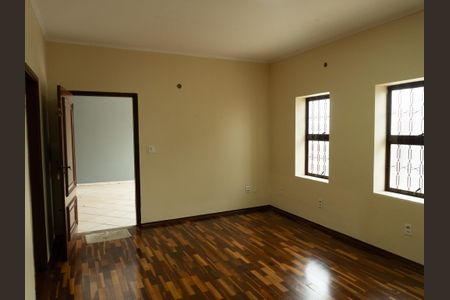 Casa para alugar com 172m², 3 quartos e 3 vagas Casa para alugar com 172m², 3 quartos e 3 vagasSala