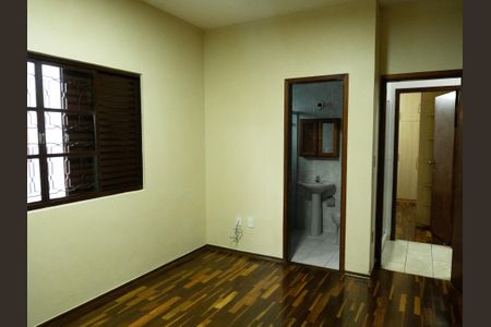 Casa para alugar com 172m², 3 quartos e 3 vagas Casa para alugar com 172m², 3 quartos e 3 vagasQuarto 2 - Suíte