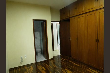 Casa para alugar com 172m², 3 quartos e 3 vagas Casa para alugar com 172m², 3 quartos e 3 vagasQuarto 2 - Suíte