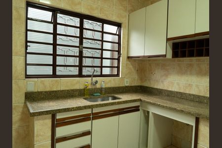 Casa para alugar com 172m², 3 quartos e 3 vagas Casa para alugar com 172m², 3 quartos e 3 vagasCozinha