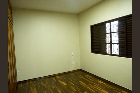 Casa para alugar com 172m², 3 quartos e 3 vagas Casa para alugar com 172m², 3 quartos e 3 vagasQuarto 2 - Suíte