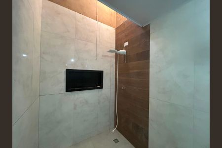 Casa para alugar com 160m², 2 quartos e 1 vaga Casa para alugar com 160m², 2 quartos e 1 vagaBanheiro