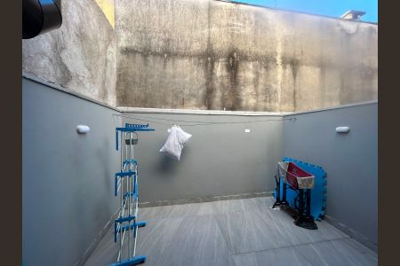 Área externa de casa para alugar com 2 quartos, 160m² em São José, Canoas