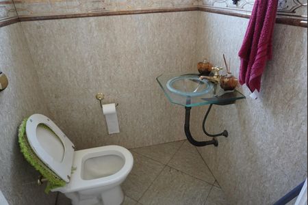 Casa de condomínio à venda com 404m², 3 quartos e 6 vagasLavabo