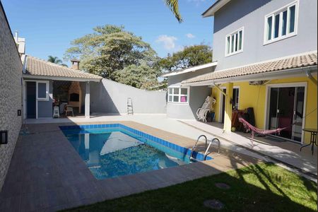 Piscina de casa de condomínio à venda com 3 quartos, 404m² em Tarumã, Barueri